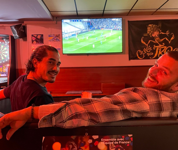 Partagez votre passion pour le sport en venat à la retransmission de matchs au Bulldog à Viroflay près de Vélizy Villacoublay - Yvelines (78)